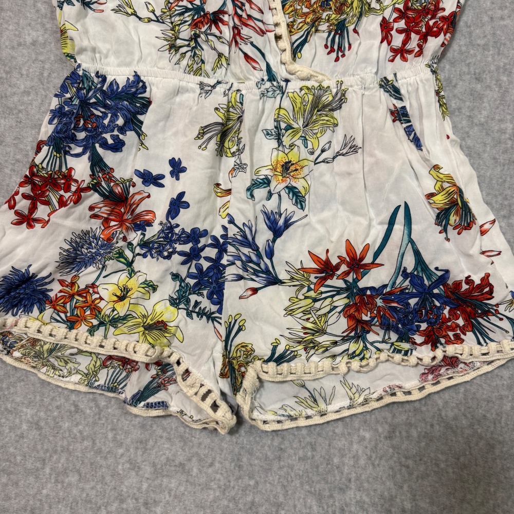 Umgee USA Floral Crochet Trim Romper Womens Large White V-Neck Sleeveless Boho - Picture 4 of 12